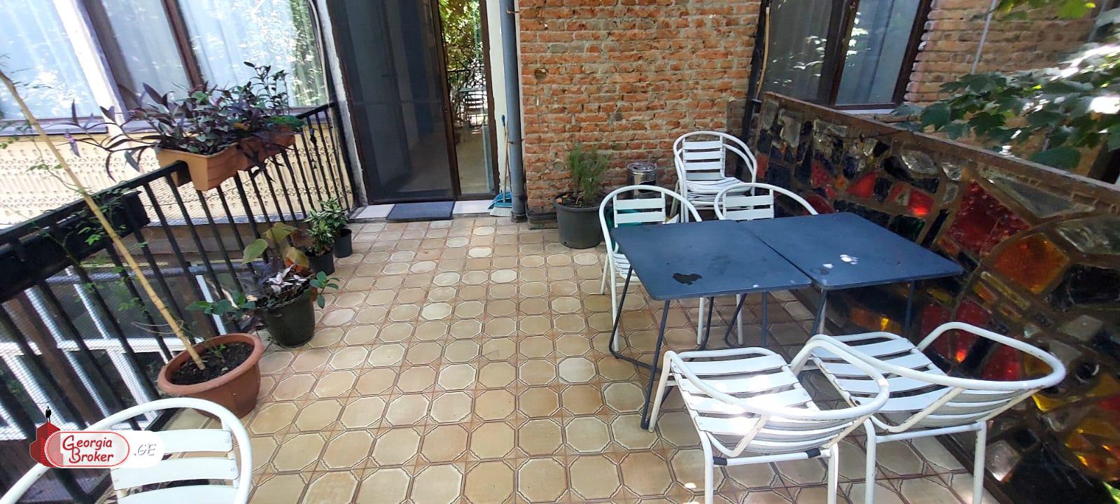 ქირავდება ახალი გარემონტებული 6 ოთახიანი ბინა ვერის პარკთან